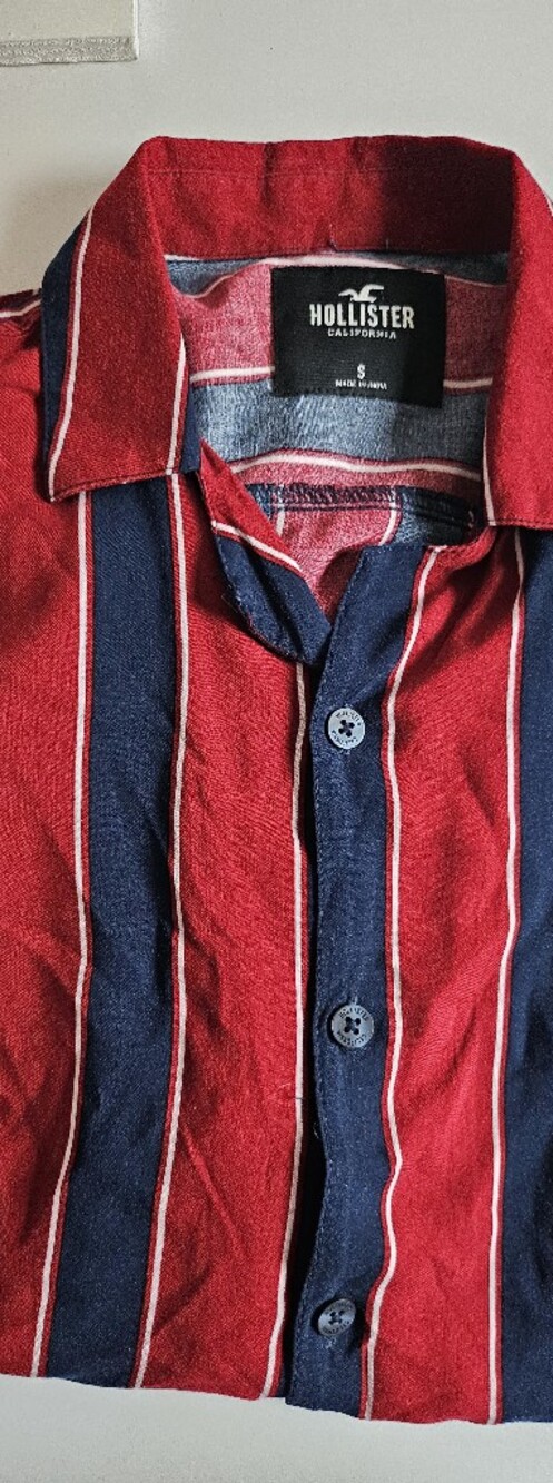 Hollister Men's Red and Navy Vertical Stripe Button-Down Shirt